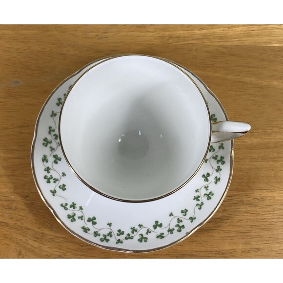 Vintage Royal Tara Bone China Teacup & Saucer Set Ireland Clover St Patrick' Day - Picture 4 of 16
